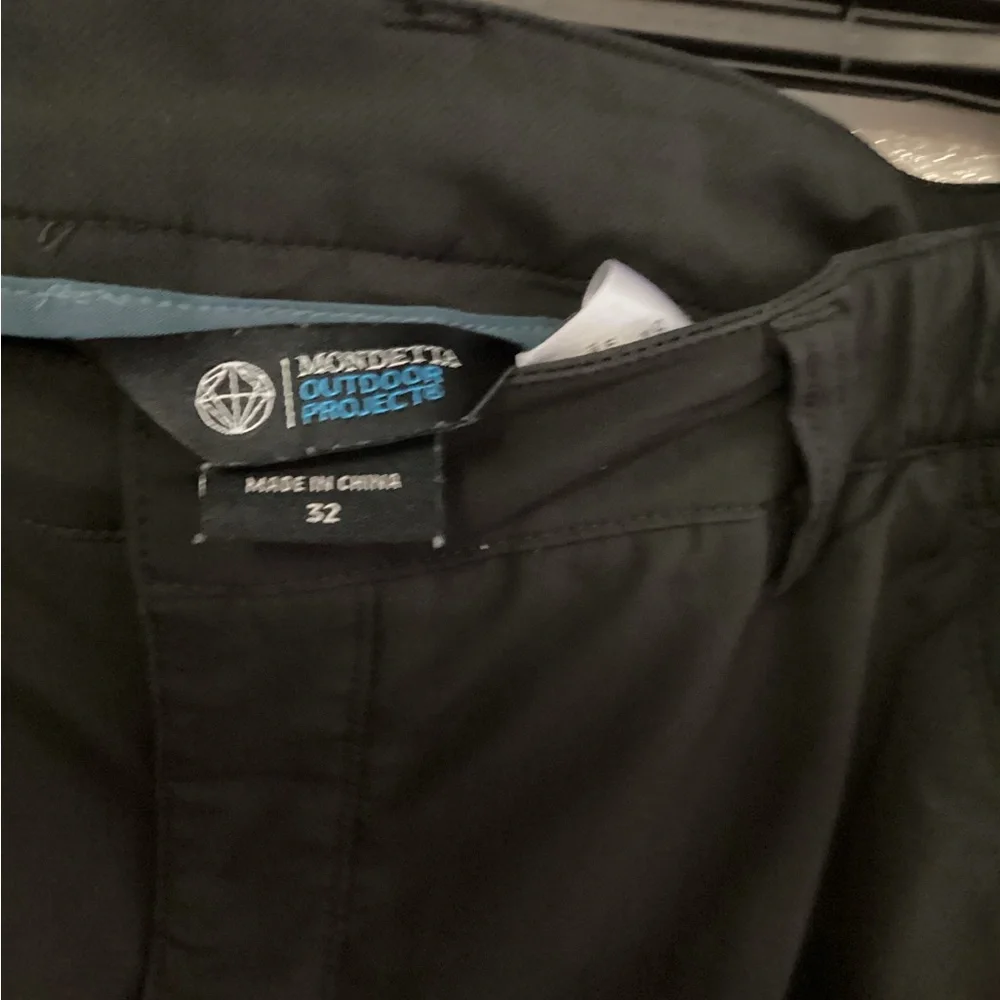 Two pair of men’s 32 shorts - Picture 5 of 5